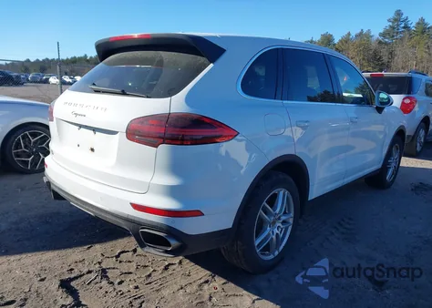 2016 Porsche Cayenne z USA, uszkodzony, nr VIN WP1AA2A25GLA10608